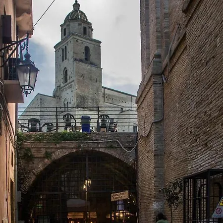 Sotto La Torre 3* 兰恰诺